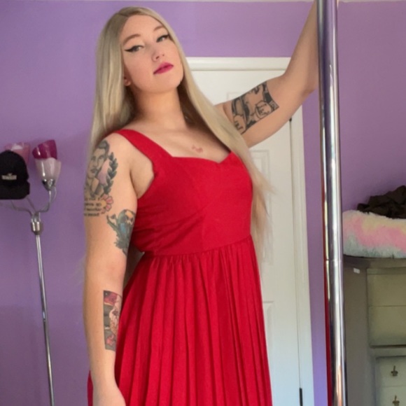 Meet your Posher, Kristie - Picture 2 of 2